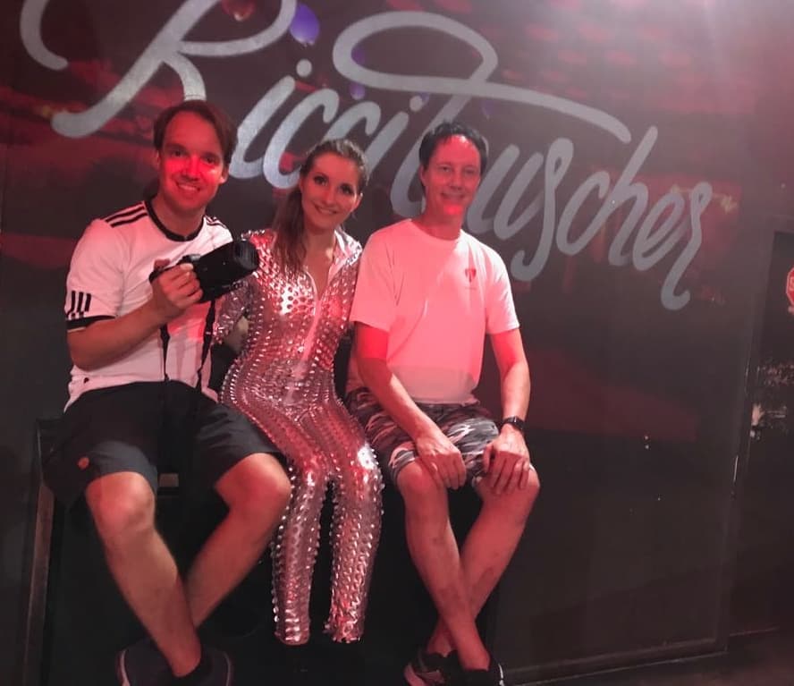 RicciTauscher's tweet image. Video shoot the 2nd- It is a Clubvideo!

Danke nochmal an @moviemaker_munich und Jürgen!
Eure Ricci
Mit @simonolatex 

#videodreh #musicvideo #musikerin #glänzend #model #rtauscher #Ricci #riccit #tauscher #riccitauscher #riccit #model #brunette #followme #likeagirl #follower