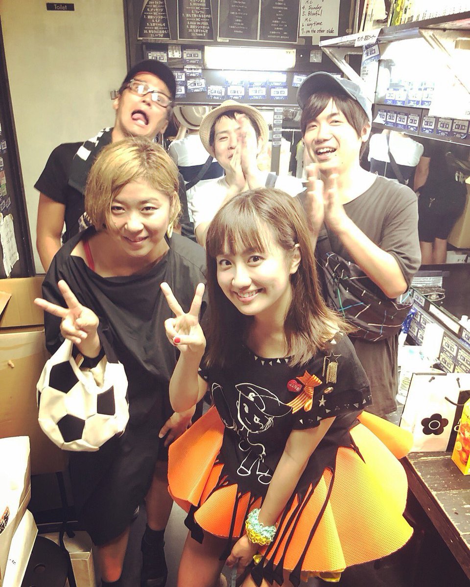 岩田アッチュ ニルギリス 月蝕會議 非常勤 麻生夏子ちゃんのライブにいってきました O O 久々に会ったけど 全く変わらない可愛さでしたー T Co Geg3xp6t0t Twitter 岩田アッチュ ニルギリス 月蝕會議 非常勤 麻生夏子ちゃんのライブにいってきました O O 久々に会ったけど 全く変わらない可愛さでしたー T Co Geg3xp6t0t Twitter