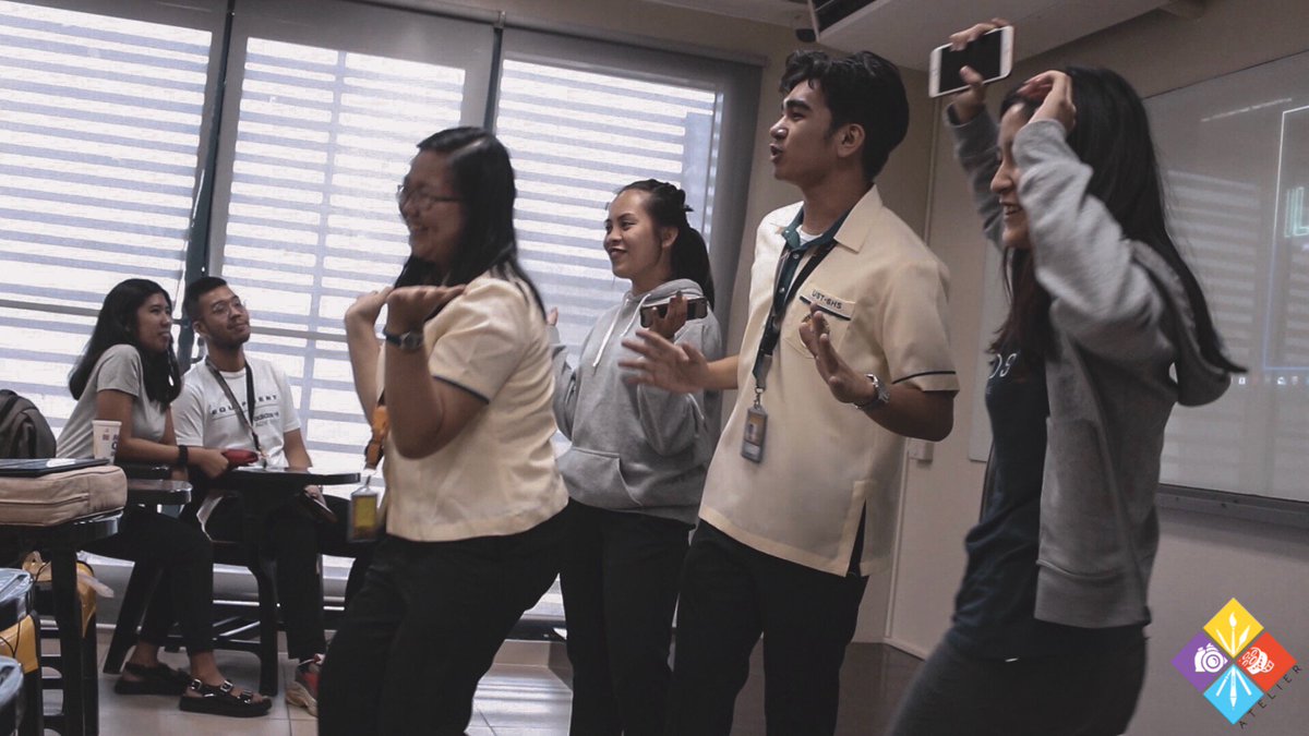 USTSHSAtelier's tweet photo. Day 1 of our orientation was indeed filled with fun and excitement~ But wait! It doesn’t stop there. Join us again tomorrow and get to know more about UST SHS Atelier! 

#AteliYAY 
#USTSHSAtelier 
#LuksoClubFair2018 https://t.co/s7U2GksJMD