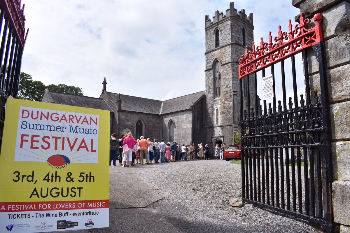 Another packed performance at the @DungarvanFest in St Mary’s Church! Standing ovation for @davidpowerup, the Contempo Quartet and Eamon Hunt - what a great way to close out a phenomenal festival!