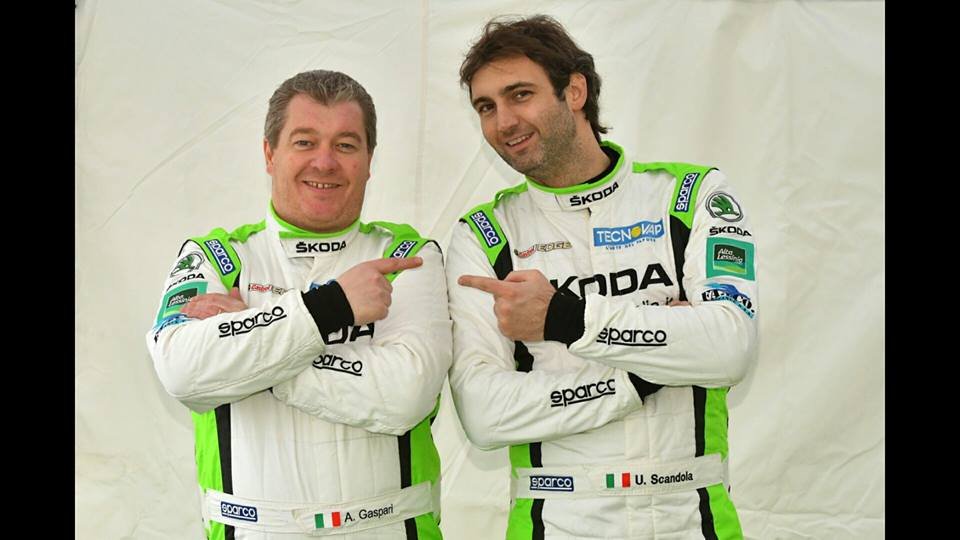S.A. Motorsport Ita (@sa_motorsport) on Twitter photo L'equipaggio composto da <a href="/UScandola/">Umberto Scandola</a> e #AndreaGaspari sulla Škoda Fabia R5 di <a href="/SA_Motorsport/">S.A. Motorsport Ita</a> torna nel <a href="/OfficialWRC/">FIA World Rally Championship</a>
Prossima fermata <a href="/ADACRallye/">ADAC Rallye Hub</a>
Deutschland dal 16 al 19 agosto. L'equipaggio composto da <a href="/UScandola/">Umberto Scandola</a> e #AndreaGaspari sulla Škoda Fabia R5 di <a href="/SA_Motorsport/">S.A. Motorsport Ita</a> torna nel <a href="/OfficialWRC/">FIA World Rally Championship</a>
Prossima fermata <a href="/ADACRallye/">ADAC Rallye Hub</a>
Deutschland dal 16 al 19 agosto.