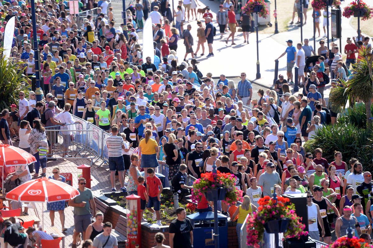 BarryIsland10K's tweet photo. The sun shone on thousands of runners as the inaugural @BreconWater #BarryIsland10K made a splash at the popular seaside resort. Read our event report here! https://t.co/hiF8hGK99O https://t.co/JEqzDJivNj
