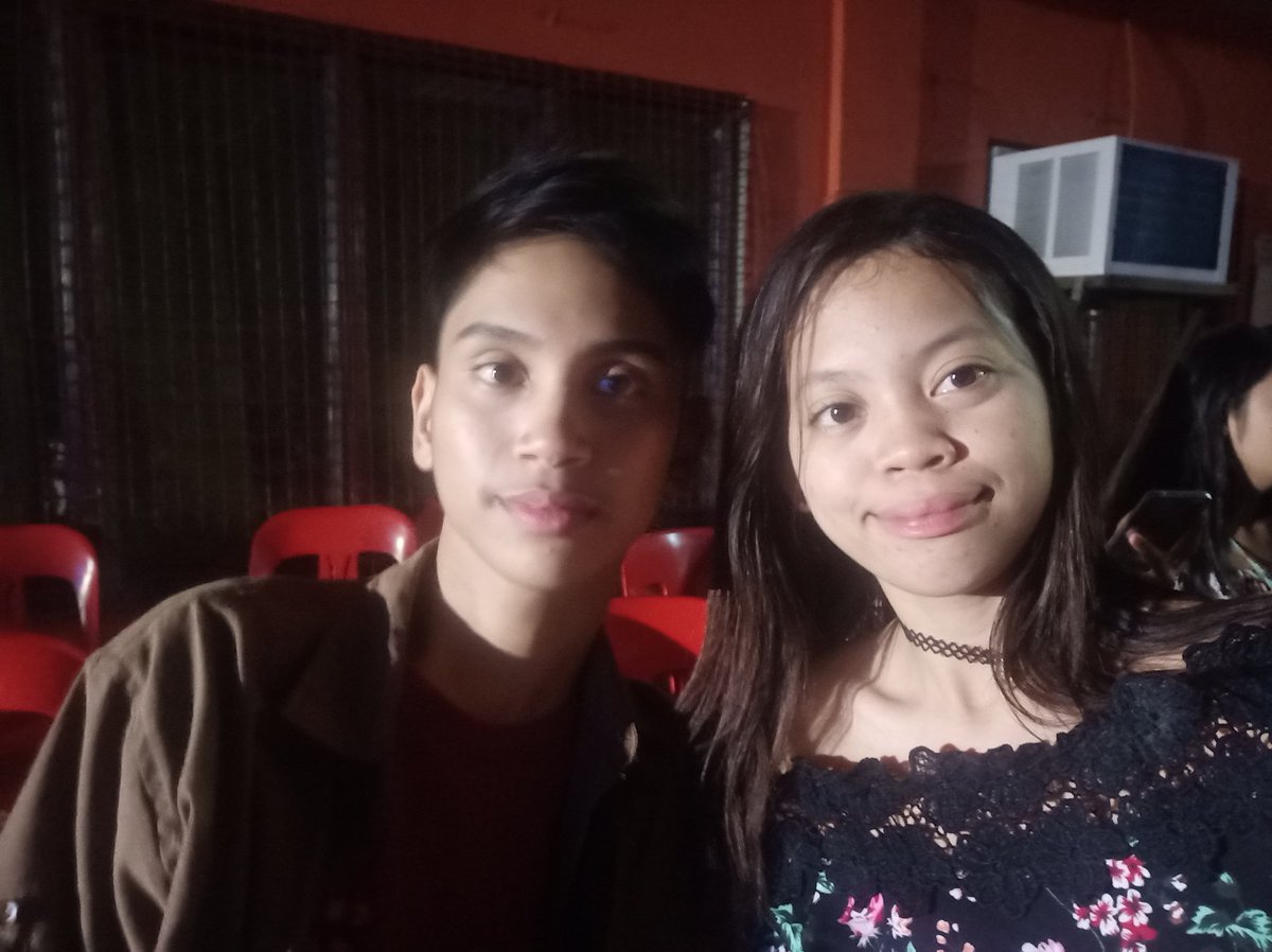 _joannamg24's tweet photo. uy grabe nakita ko lang ito sa gallery ko ulit, kung sino man po may kakilala sa kanya ligawan kamo ko sagutin ko agad ang pogi e❤❤ HAHHAHAHAHApero bakit sa 2nd pic nakadila sya at mas maganda pa sya dumila hahahahahahaha huhu 😭😭😂😍 😘 #charet #4eves #LOL https://t.co/V8vXJY7JH1
