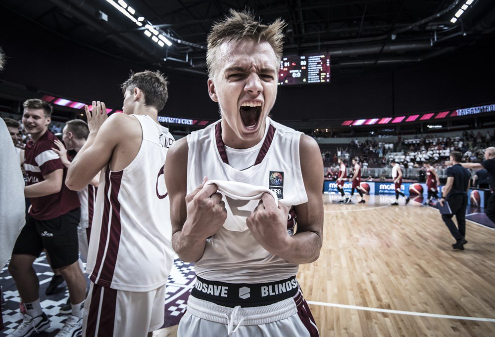 Līdz spēlei 4h!!! 🇱🇻🇷🇸

Biļetes basket.lv/pirkt-biletes/…

#FIBAU18Europe #liveriga #liepajalv #ventspils