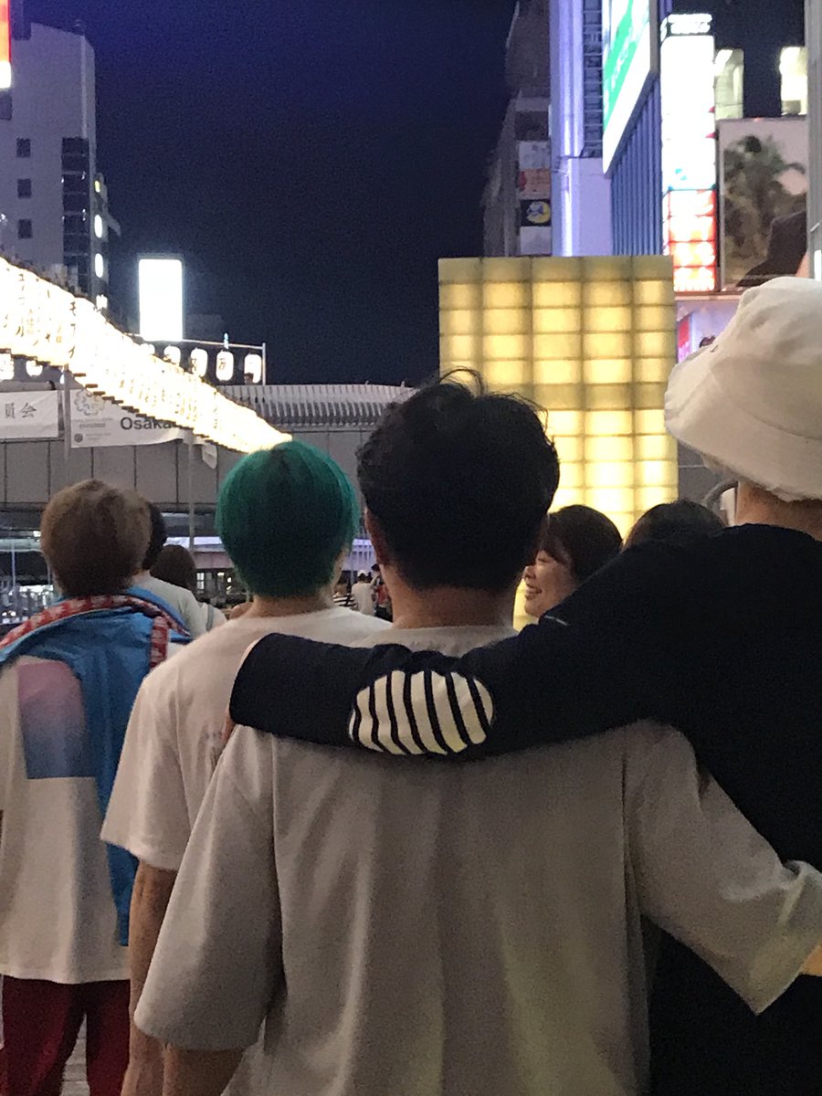 mimimaihyun's tweet photo. やばいアストロのサナとジンジンとMJにあってんけど https://t.co/ZcAVfH3ZxZ