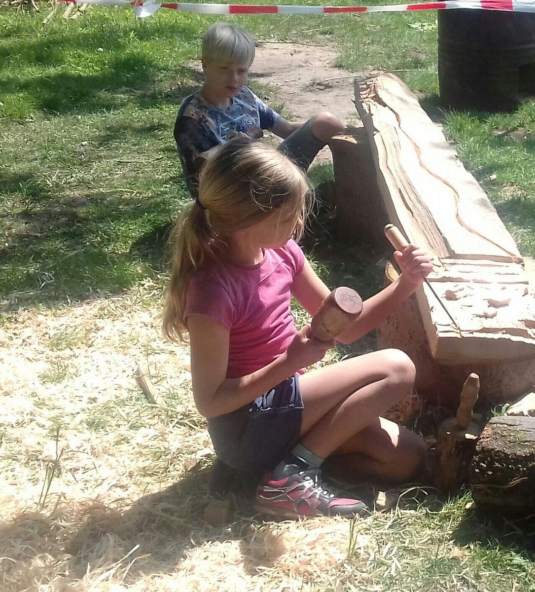 WALHALLAb_NL's tweet image. Ben jij leraar in het #PrimairOnderwijs? En is er tijd voor #techniek op jouw school? Werk je dan met van die 'kant&amp;amp;klare'pretpakketjes of met, spannende of juiste gereedschappen en materialen? Wij horen graag jouw mening voor bijzonder techproject. Mail: info@walhallab.nl