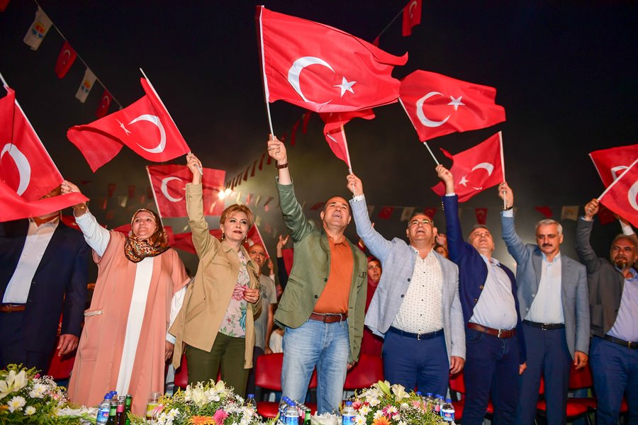 Başkan Sözlü sordu Karaisalılar ayakta alkışladı - <a href="/HuseyinSozlu/">Hüseyin Sözlü</a> yorumadana.com/baskan-sozlu-s…