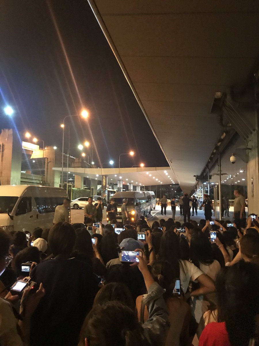 คาตาริน่าบลูฮาวาย tweet media