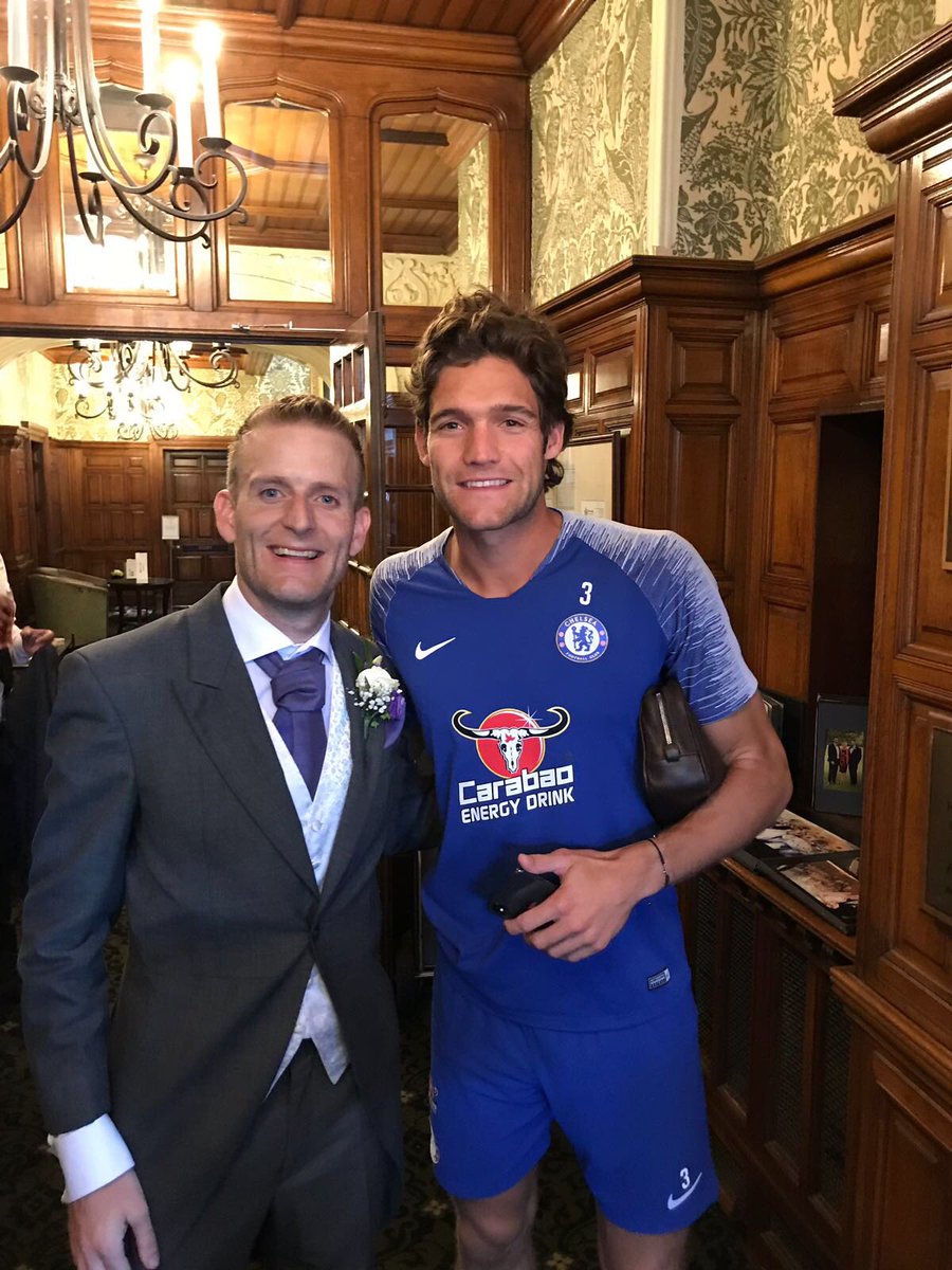 baxtino's tweet photo. Thank you @marcosalonso03 for a picture on my wedding day https://t.co/6agIrnhYPu