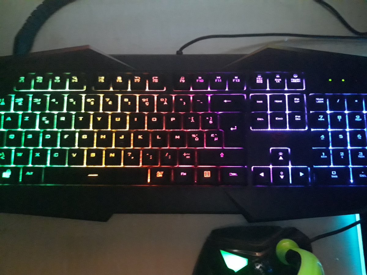 angel_heleno's tweet photo. YEESSSSS \>○</
je peux enfin recommencer à streamer grace à ma tower que j'ai récemment *^*
Et mon setup gaming ( souris, clavier etc)
Aller voir ma chaine twitch ( je suis en plein stream ^3^!
https://t.co/fxXobi04i8 https://t.co/CdhtoeZhiU