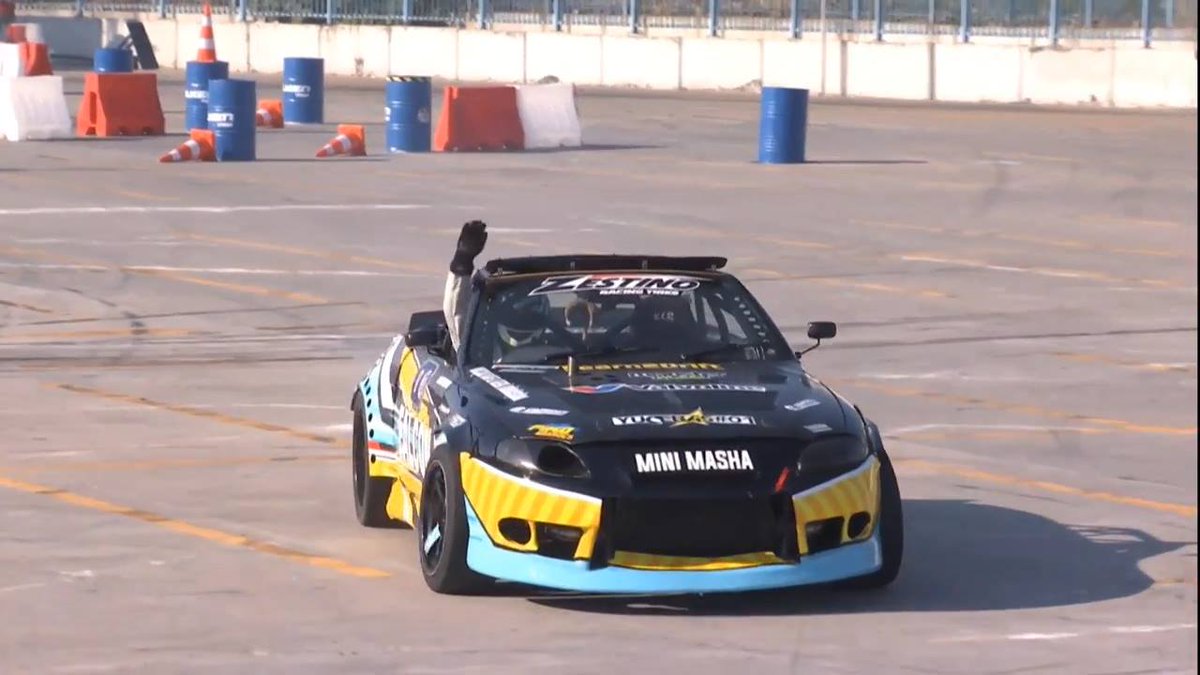 PostaMgzn's tweet photo. Red Bull Car Park Drift Türkiye Şampiyonu İbrahim Yücebaş oldu! 23 Eylül’de Beyrut’ta Türkiye'yi temsil edecek #RedbullCarParkDrift #cpd2018 https://t.co/w9DagCfSPy https://t.co/WscGbOHXhL