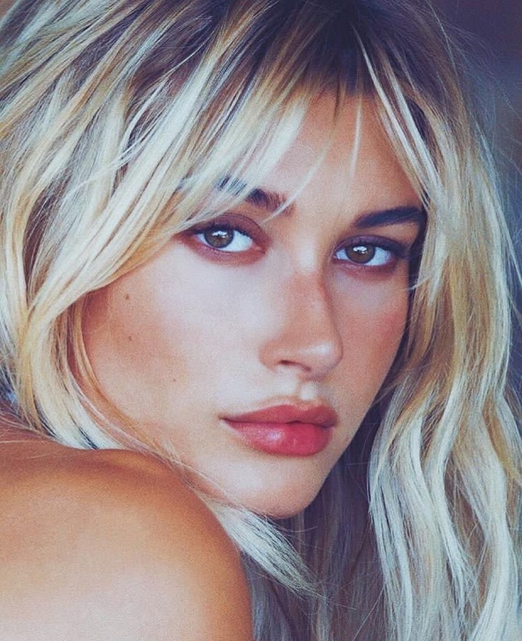 Justinn__94's tweet photo. Enserio que no puedo creer como le dicen "fea" a Hailey si es más que obvio que la chica es preciosa❤
Que suerte que tenes @justinbieber https://t.co/KdhGG8YZf3