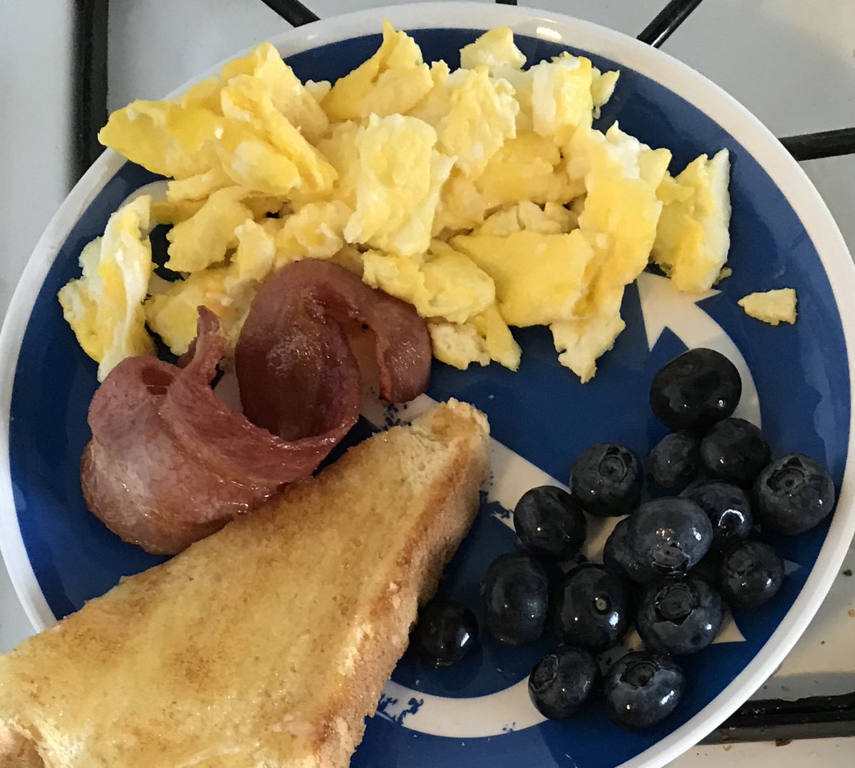 RealBecka's tweet photo. #SundayBrunch #SundayMorning #endingtheweekright https://t.co/HvPOfP5JLE