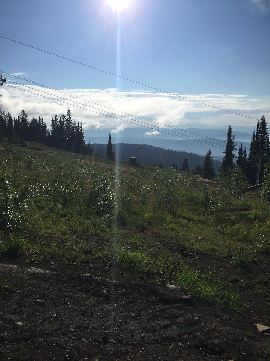 kulwap's tweet photo. Put in a few klicks Saturday morning for @runproctor and #outrunrare. From @SilverStarMR down the mountain to Butcher Boys. It was a good run. #outrunrare2018 #rareiseverywhere https://t.co/Zh4SRCZx5O