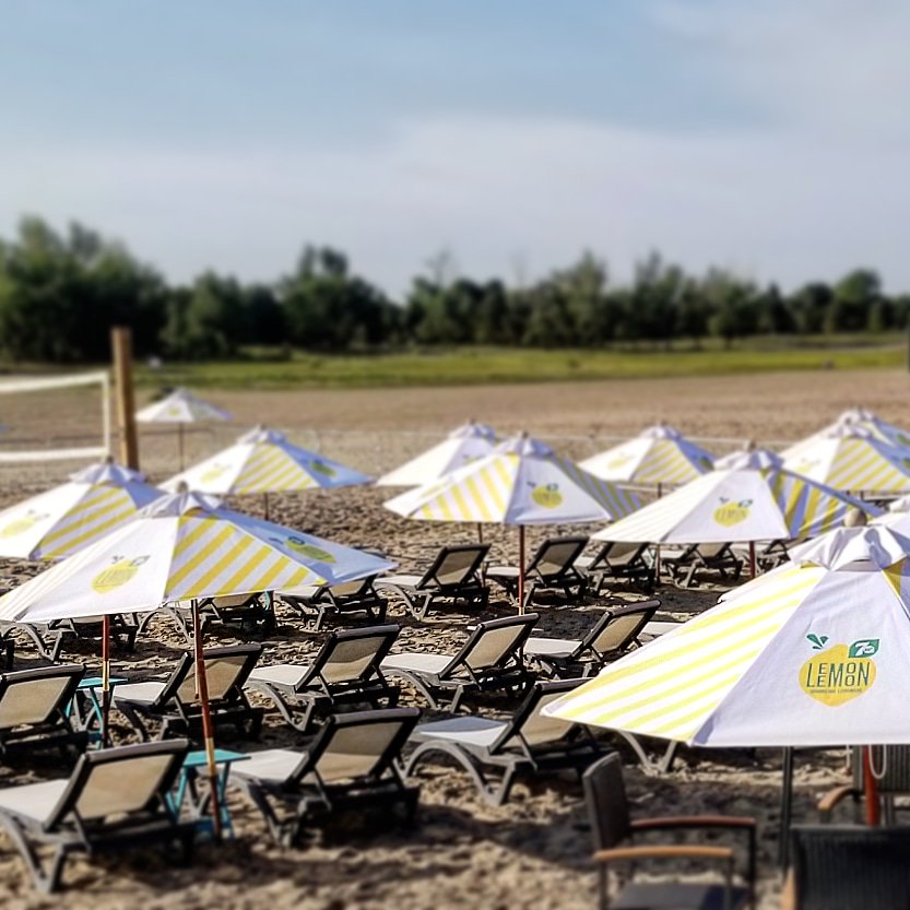 Boardwalk_Place's tweet photo. Escape to Sunset Lounge @LemonLemon_CA #Toronto 
DJ 2pm
Latin Dance 7pm
Night Volleyball 9pm 
@OVA_Updates @Ashbridges_Volleyball @SouthBeach_TO
#Canada #Heatwave #Beach #Bar #Volleyball #YYZ #Music #LiveToPlay https://t.co/sWQt3acWn1