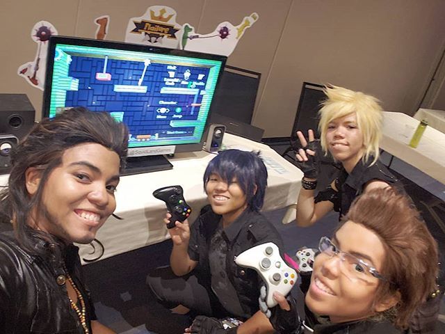 ArcadeAngels_'s tweet photo. Played @squidlandgames 's #Flailure! Has that slapstick charm we love &amp; had us reeling in laughter after every match! *REMINDER to VOTE #15 for our #MNChocobros #FFXVcosplay at @kikicraftcosplay 's table TODAY! #indie #indiegamelover #indiegame #indiegam… https://t.co/Zjnfrkn2vB https://t.co/PPVvYG9Yf8