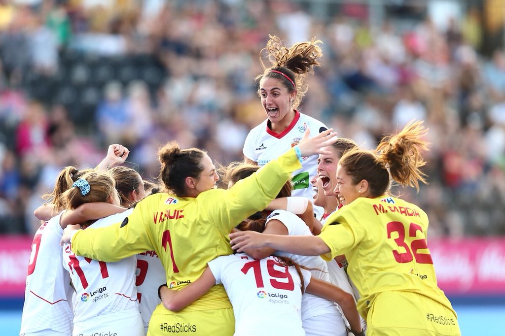 Enhorabuena a todas las RedSticks por el bronce histórico!!! Qué gran campeonato, sois enormes! #HWC2018 <a href="/rfe_hockey/">RFEH Hockey</a> <a href="/FIH_Hockey/">International Hockey Federation</a>