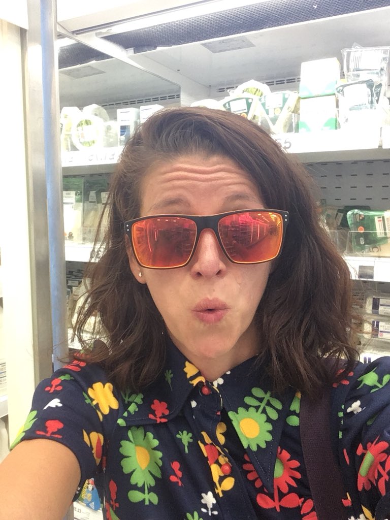 kookamungafunk's tweet photo. Goffod cwlo lawr yn frizyr secsiwn tesco mynd mynd ar llwyfan y maes #Eisteddfod18 https://t.co/jTNs42XkgW