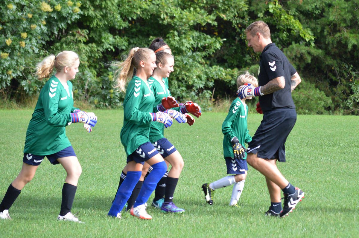 Prep4Pro's tweet photo. GOALKEEPING CAMP RECAP:
A little rain, a little sun. Great weather this week for those involved at the first #Prep4Pro GK camp.
We would like to thank Powhatan Fury, @hummelUSA, and Prep4Pro coaching director Adrian Clewlow for hosting a great program. https://t.co/gLiAtXtal1