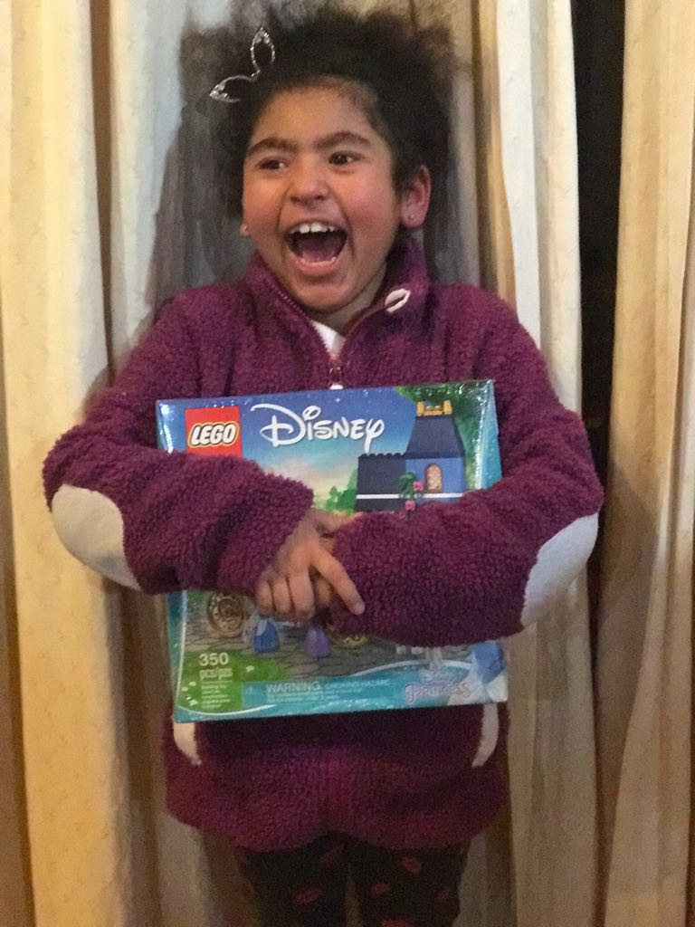 pam_santa's tweet photo. @aluksicc Gracias por la sorpresa en este día del niño!!! ¡Antonia está demasiado Feliz con su regalo! Gracias por su ayuda y preocupación. https://t.co/UqCAsmzkgE