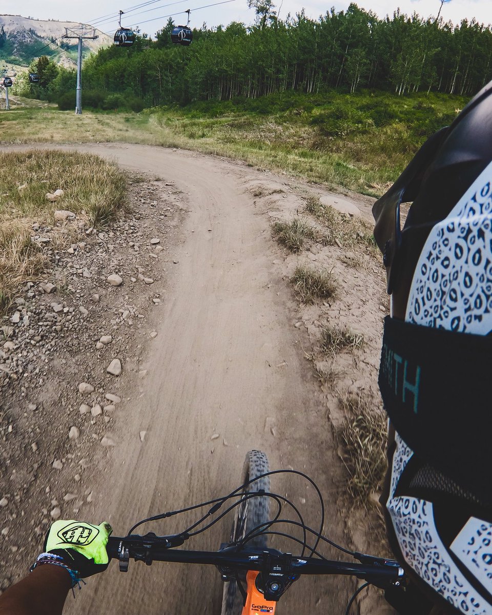 TaeWestcott's tweet photo. Cruising through the weekend! #Taeslife #gopro #aspensnowmass https://t.co/cP1rjPFPk7