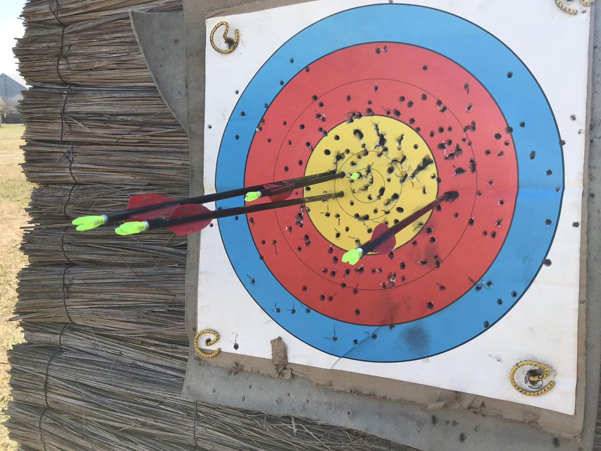 MFReschini's tweet photo. #ArcherySunday con un poco de viento!
#ThatOneArrow https://t.co/QnemnB4Pjf