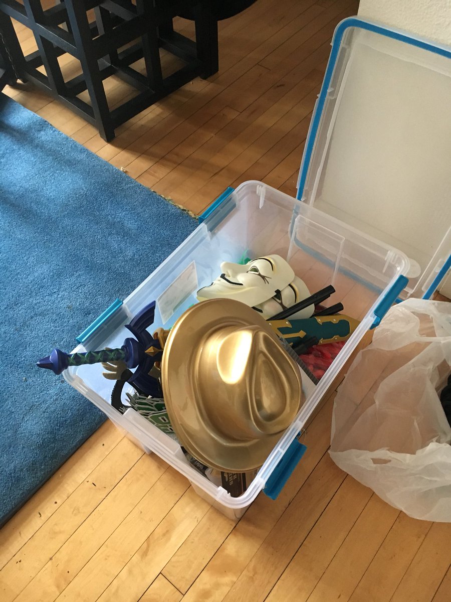 trumpchickensf's tweet photo. Today @trumpchickensf is excited to be an honored guest @IndivisibleEB #PaintCongressBlue block party @ 25 & Telegraph 3-7. Come take a selfie with #PresidentChicken. Here’s the prop 📦 ready for your #MockPower imagination to go wild https://t.co/YF1TIGx0qj