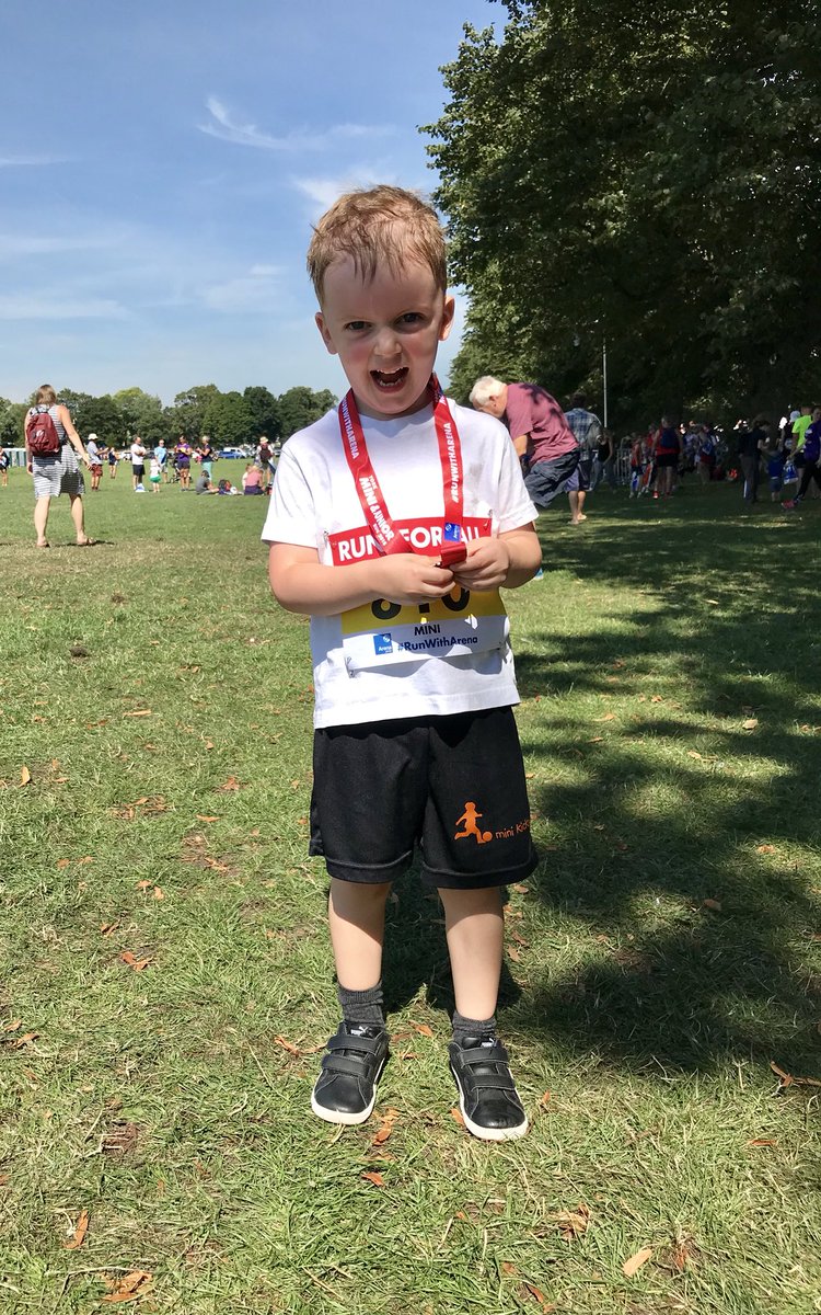 benwhite25's tweet image. So very proud of this one today. Despite unfavourable conditions for him #autism #largecrowd #lotsofcheering #loudspeakers #bigfurryowlgivinghighfives he was determined to complete the #yorkminirun #york10k #yorkshiregrit