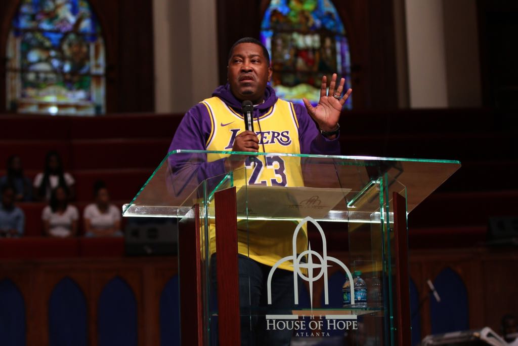 HOHATL's tweet photo. Let LeBron be an example of what we should do. When God bless you, you bless others. Reach &amp; give back to make sure others have a seat at the table too. @edeweysmith https://t.co/5JYrFeWLpi