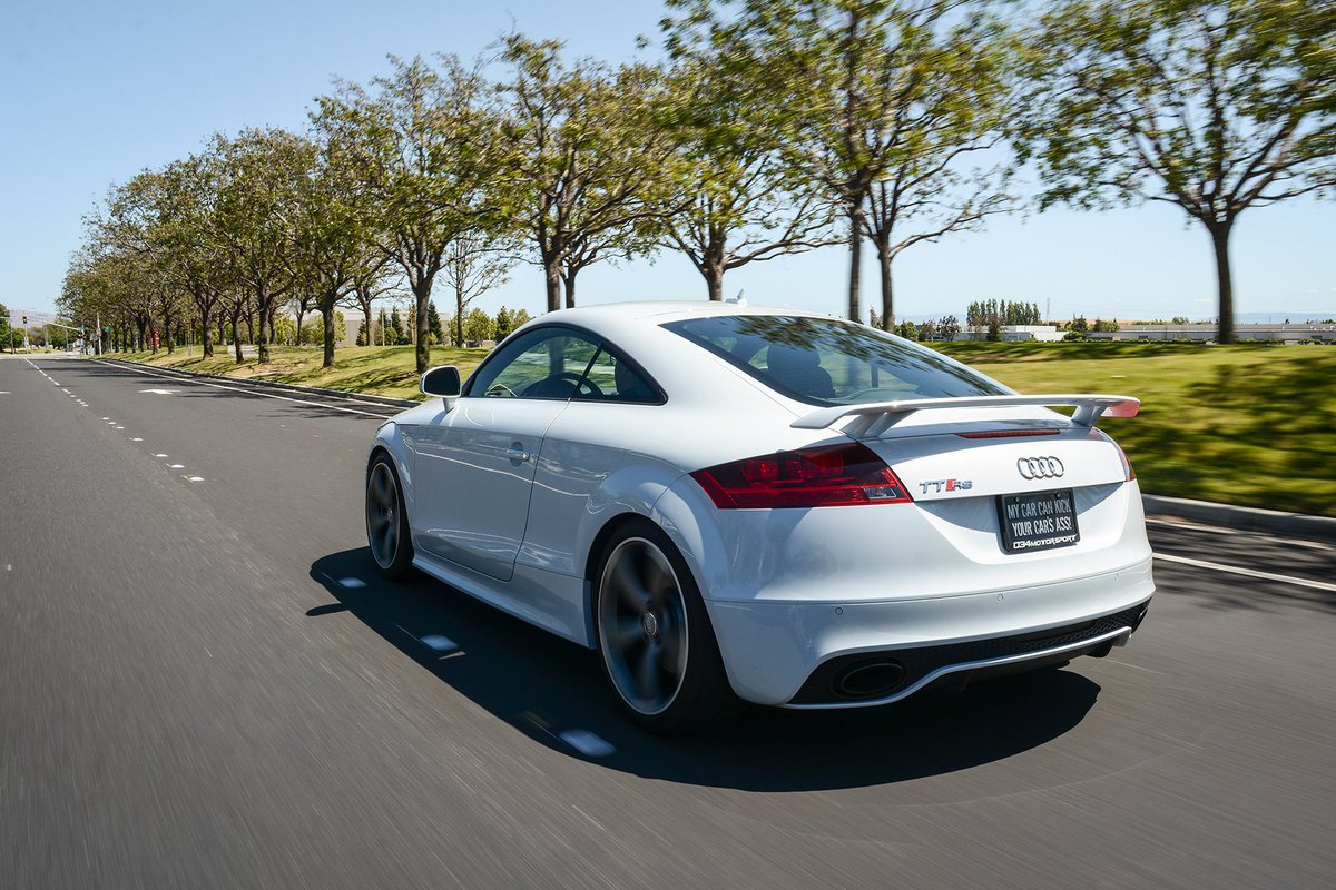 034Motorsport's tweet photo. OEM+ driving characteristics with a potent, but linear powerband pulling all the way to the increased redline of 7,100 RPM. The #RS500 Turbo Upgrade & Tuning Package wakes up the #8J #Audi #TTRS and creates a whole new driving experience behind the wheel. #Drive034 https://t.co/bwyixA8Ev3