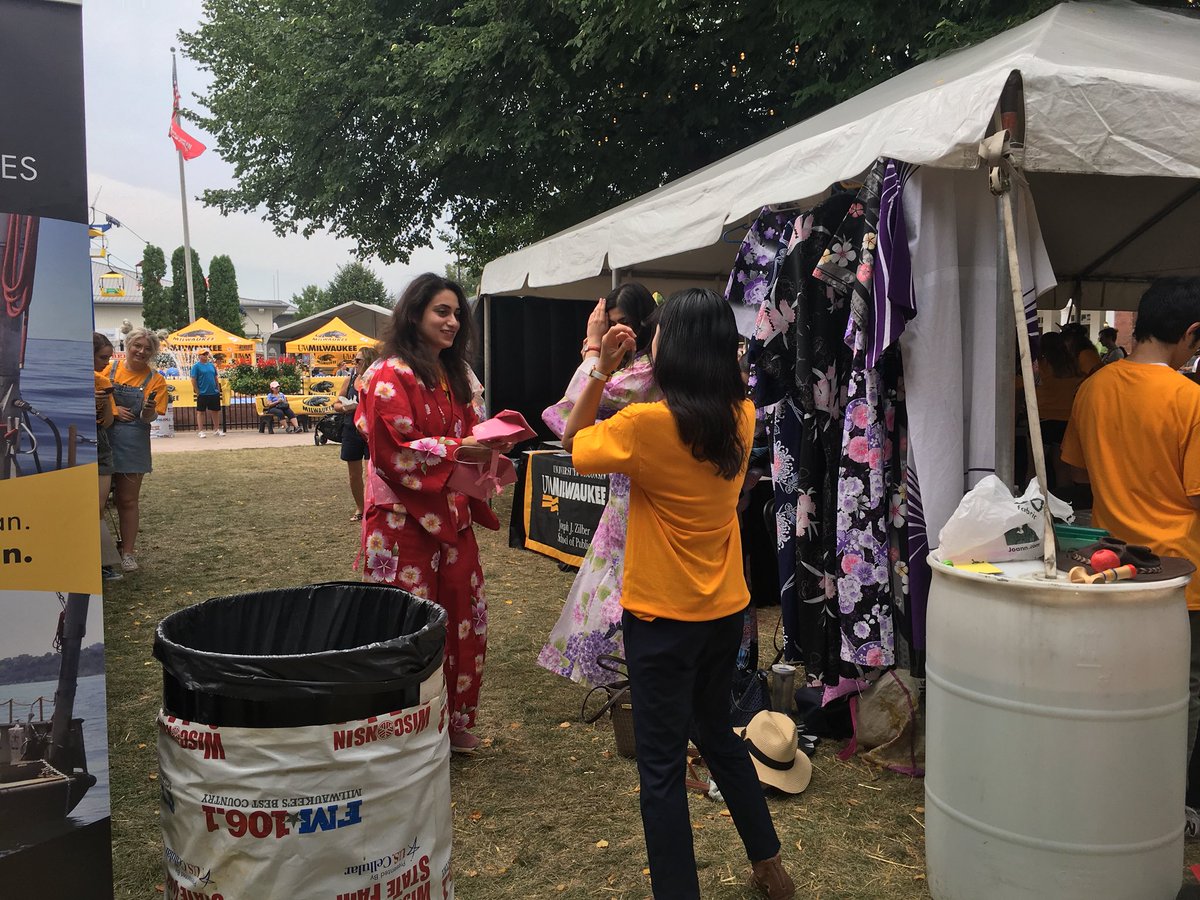 UWM's tweet photo. Stop by Central Park to learn about our schools and colleges! #UWMDay @wistatefair https://t.co/Fp6hEeqiiQ