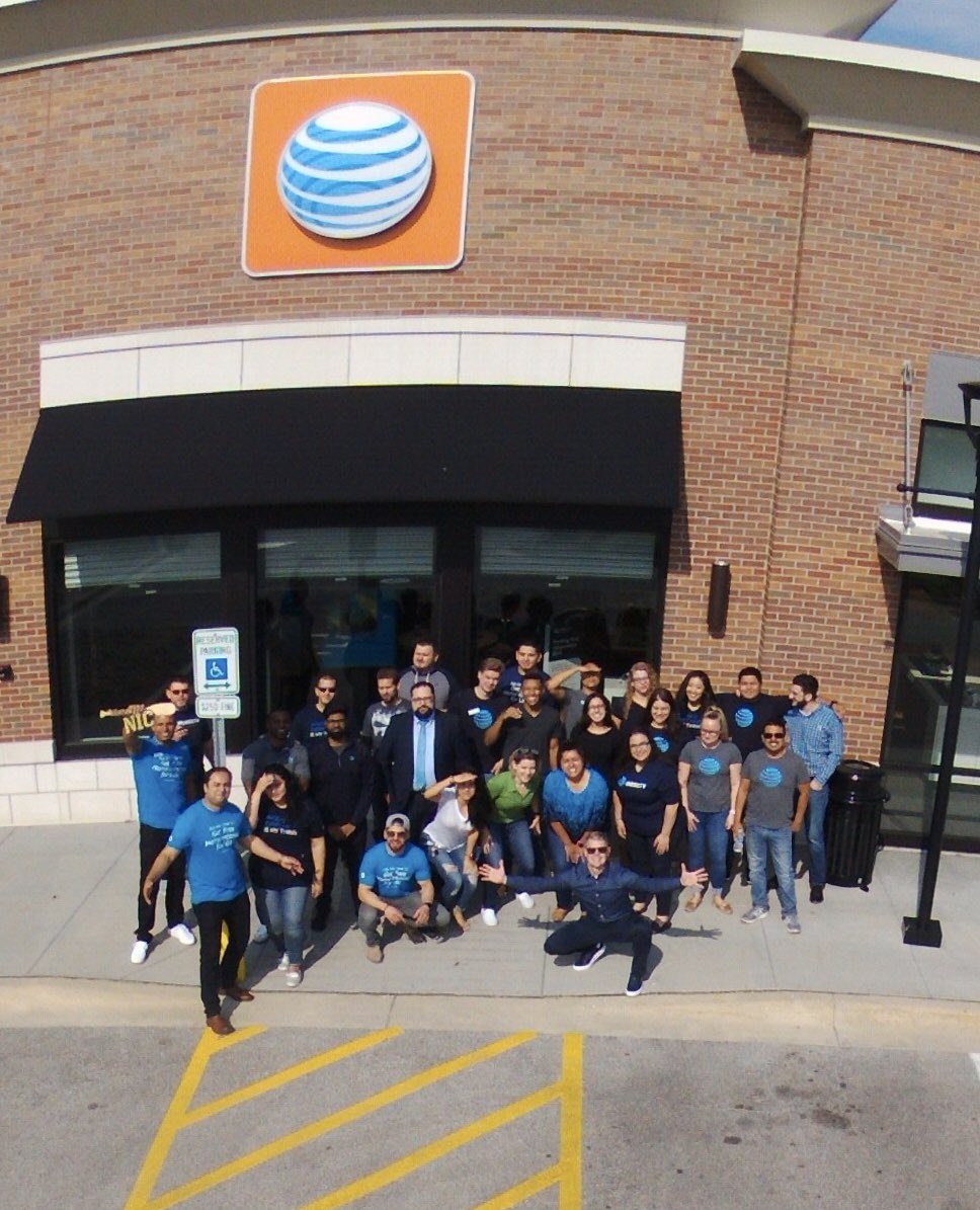 TeamFosterGLM's tweet photo. Niles, Glenview and Northbrook teams ready for Sunday Funday after a fun and refreshing meeting focused on growing our business in Voice, Video, Broadband and some great takeaways surrounding FirstNet. #POWERcentral #GLM #LifeAtATT https://t.co/OqRkcvQjhN