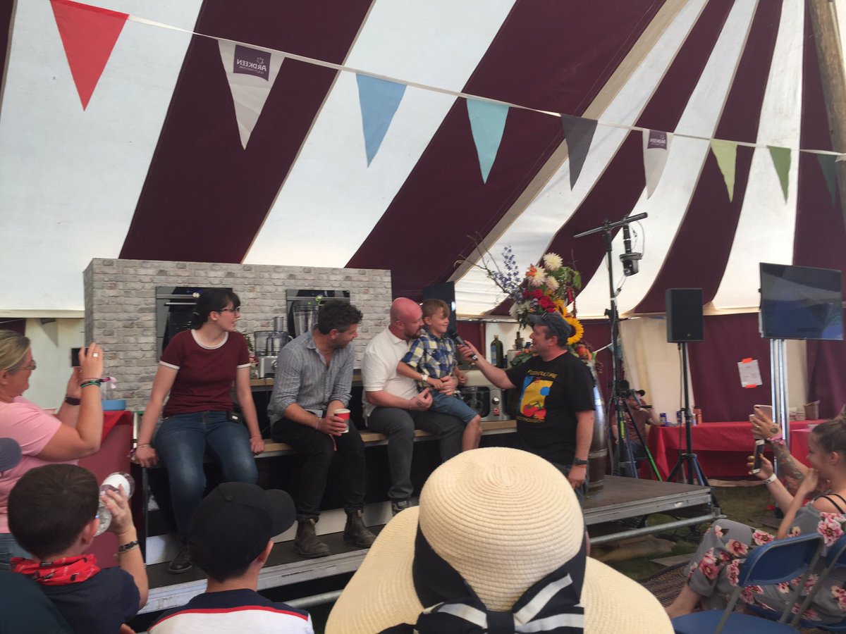 colmmccan's tweet photo. Today's competitors on @jozeemac @grubcircus chefs obstacle course in the Thestre of Food at @ATNfestival festival - Holly @3FE Keith & son @baytreebistro & Enda @GalwayLoam #Atn2018 https://t.co/IFPqNxcIpw
