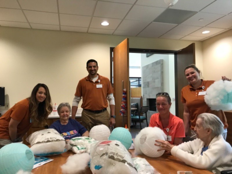 SynchronyRehab's tweet image. #ExpressionInTherapy2018 at @S_Mooresville #cloudlights #funlights #WellWithParagon