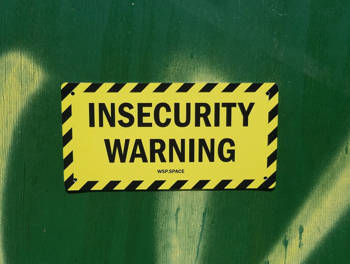 WeirdSideProj's tweet photo. The signs are here for your safety. https://t.co/LtjGVHa6oN
