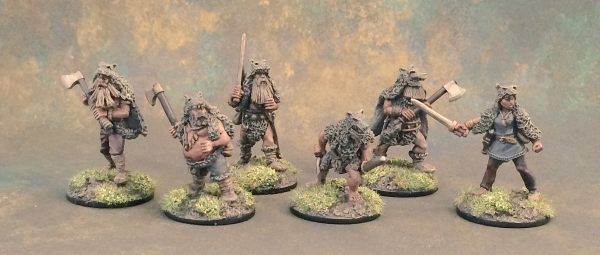 The Berserkers 😰                                      📸Credit: wastelandminiatures.blogspot.com/2015/08/6mmrpc… #saga #grippingbeast #foundry #barbarians #germans #wolf #skin #painting