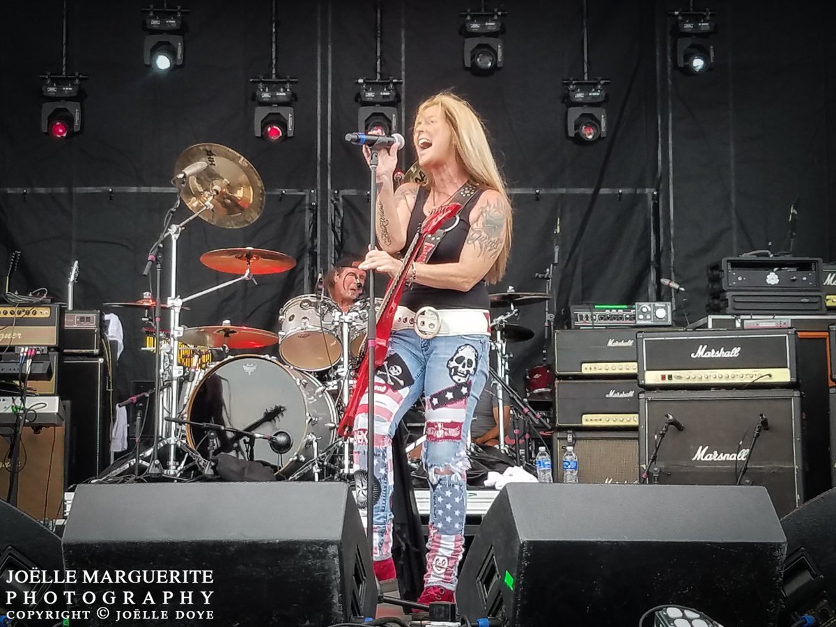 Rockshot_Joelle's tweet photo. Rockin' the Dells at @HCGWD delivered! @litaford, @TomKeiferMusic & @deesnider brought the rock to Wisconsin last night! #HCGWD #RockinTheDells #FortheLoveofMetal #keiferband https://t.co/BftkWVJZ6e