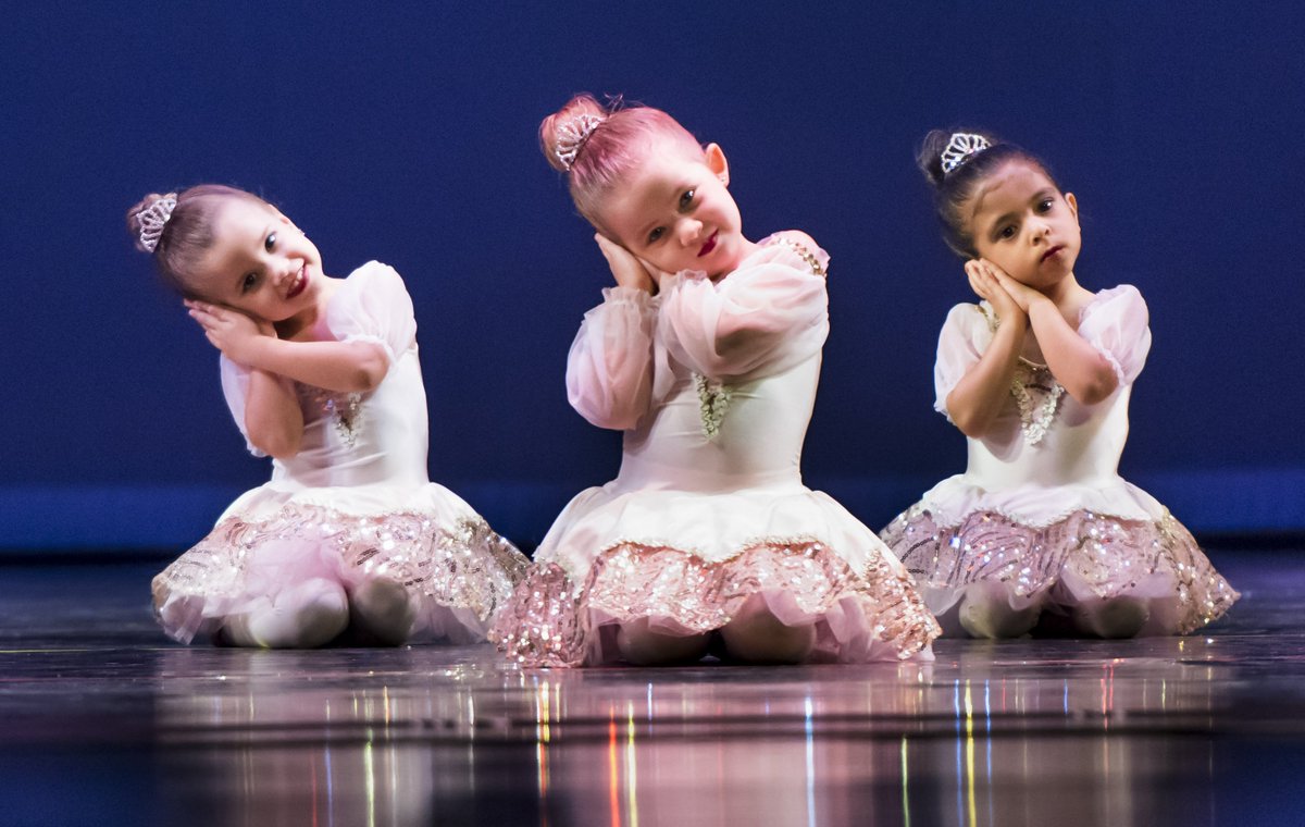 focalpointdance's tweet photo. #SleepySunday with these precious little stars ❤️🏠🎯 #FPFam #CAPit #GetIt #ThankYouForDancing #DoYouEvenFocalPoint https://t.co/5hmP60B1vx