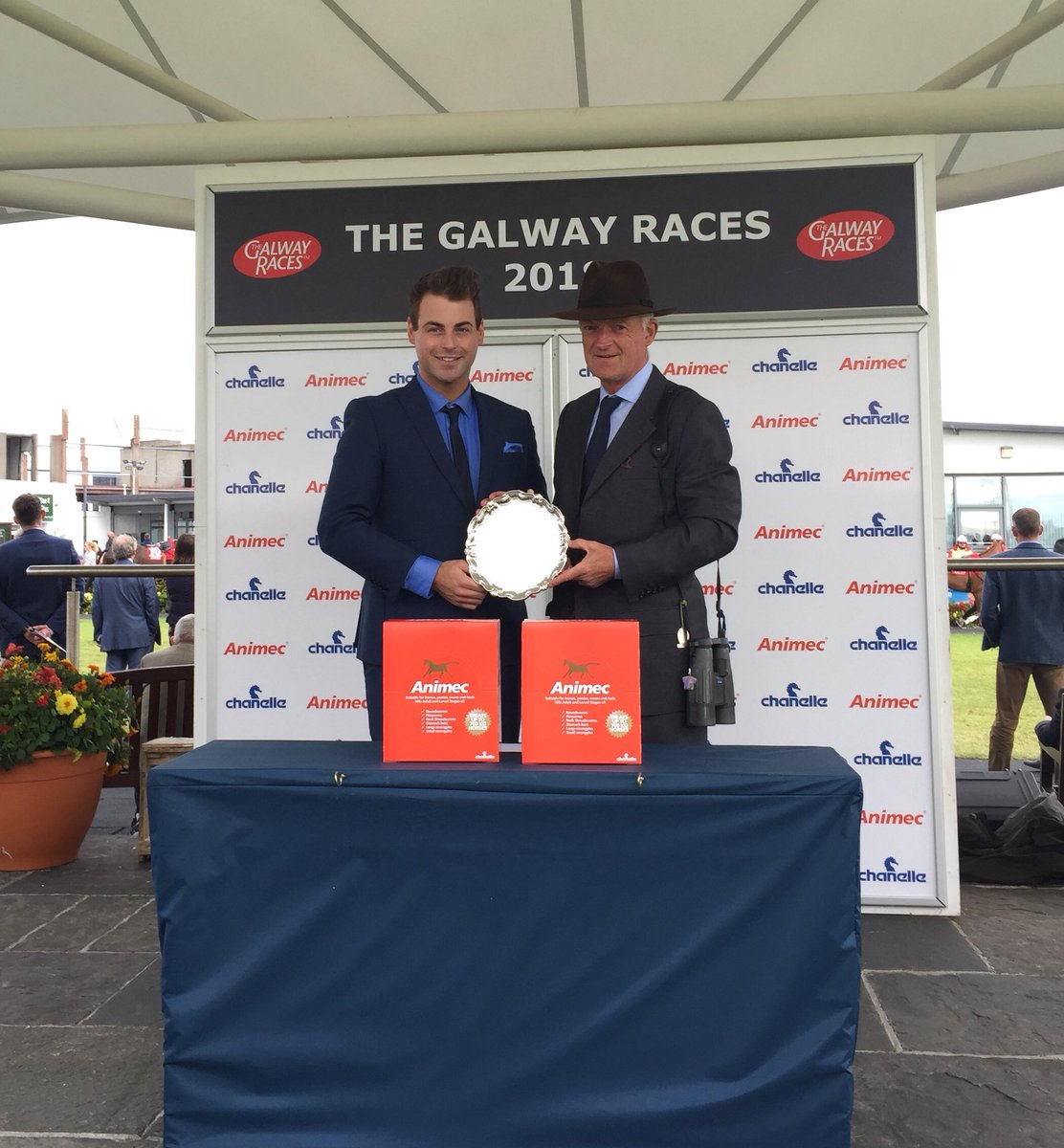 Well done @WillieMullinsNH on winning the Leading Trainer at @Galway_Races for the third year in a row! #GalwayRaces #LeadingTrainer #WillieMullins