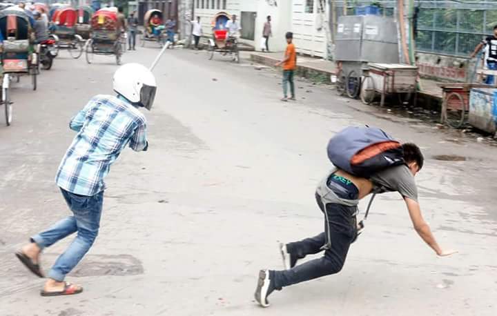 MDGOLAMHAIDER1's tweet photo. He was just a freelance journalist :( 
this is the truth scenario of the country right now! 
Terrorist organization Bangladesh Chatra League attack general people, Journalist, Kids and Wment to attempt murder in Dhaka.
#CNN #BBC #ALJazeera https://t.co/HpCDZBT82S