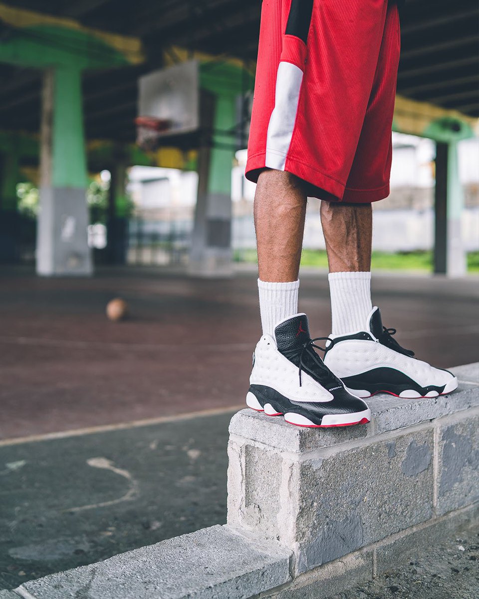 sneaker villa online