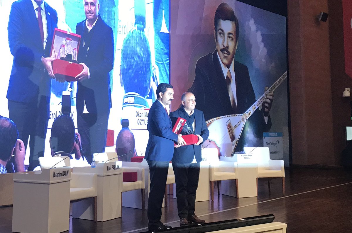 nesetertasksf's tweet photo. #NeşetErtaşFestivali kapsamında düzenlenen törende ödüller sahiplerini buldu.

Kültür Sanat Araştırmaları Ödülü: Okan Murat Öztürk
Yorumculuk Ödülü: @zaraofficialtr
Mahalli İcra Ödülü: Haydar Şanlı
Genç Yetenek Ödülü: @eozkanofficial
Yaşam Boyu Onur Ödülü: @BediaAkarturk https://t.co/gzIF9AUhVu