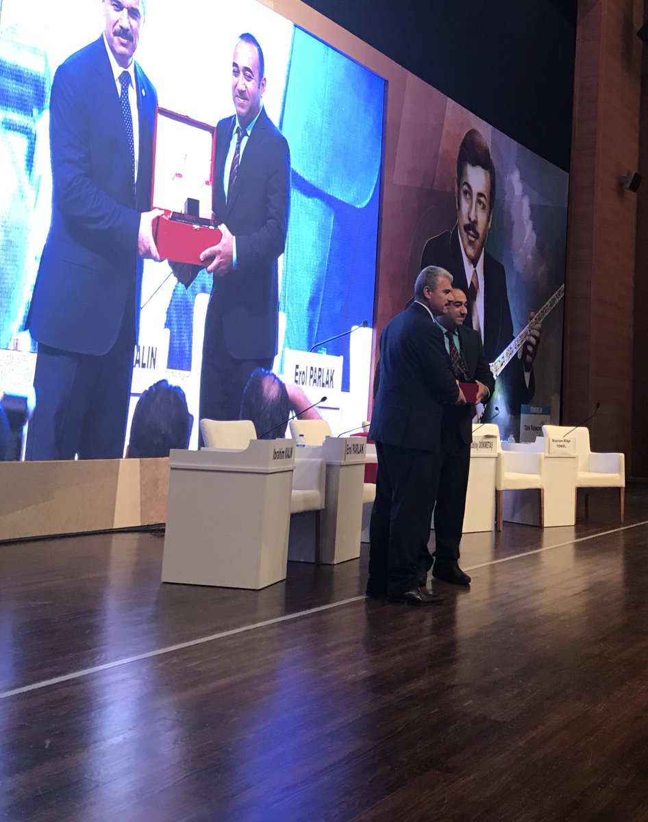 nesetertasksf's tweet photo. #NeşetErtaşFestivali kapsamında düzenlenen törende ödüller sahiplerini buldu.

Kültür Sanat Araştırmaları Ödülü: Okan Murat Öztürk
Yorumculuk Ödülü: @zaraofficialtr
Mahalli İcra Ödülü: Haydar Şanlı
Genç Yetenek Ödülü: @eozkanofficial
Yaşam Boyu Onur Ödülü: @BediaAkarturk https://t.co/gzIF9AUhVu