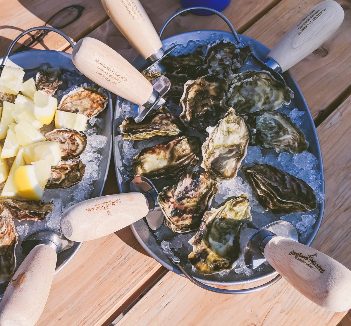 fishpeoples's tweet photo. It's a perfect day to grab a friend, some of these bad boys + a few cans of wine and have yourself a shucking good time.  #NationalOysterDay https://t.co/KGO3IhXDiI