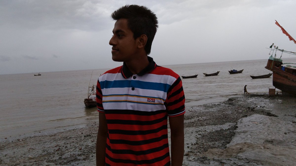 muhutasim's tweet photo. #boats
#cloudy_day
#River_view
#enjoyinglife
#shortlife
#many_memories https://t.co/NMiz11kP3P