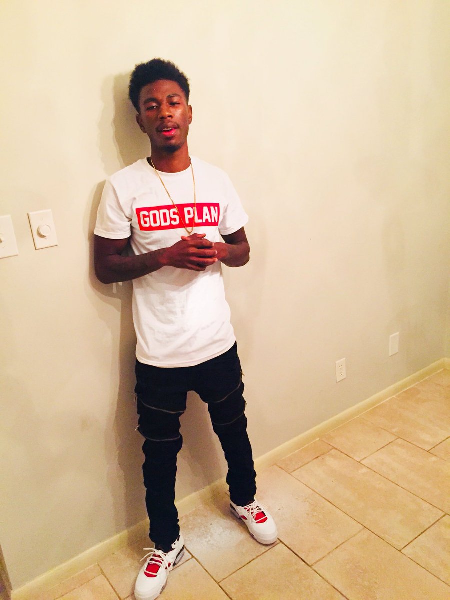 GunFaxtz's tweet photo. I feel good 😝, sometimes I don’t #Godsplan https://t.co/qQuD6qLShs