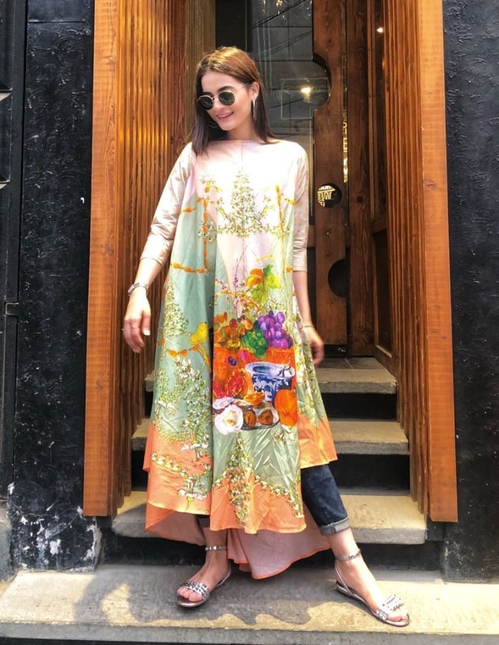 real_Aimankhan's tweet photo. Sunday ❤ https://t.co/h8w2NMR99f