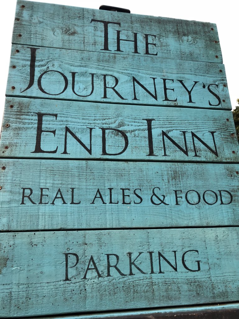 FriendsUnitedUK's tweet photo. A wonderful week spent in #Devon at our favourite spot @ChallaboroughBa ending with a visit to one of my favourite pubs #JourneysEnd where the playwright R.C. Sherriff wrote his masterpiece after returning from the trenches. Evoked memories of playing Stanhope @stokerep in 1997 https://t.co/nRpjHhwAlE