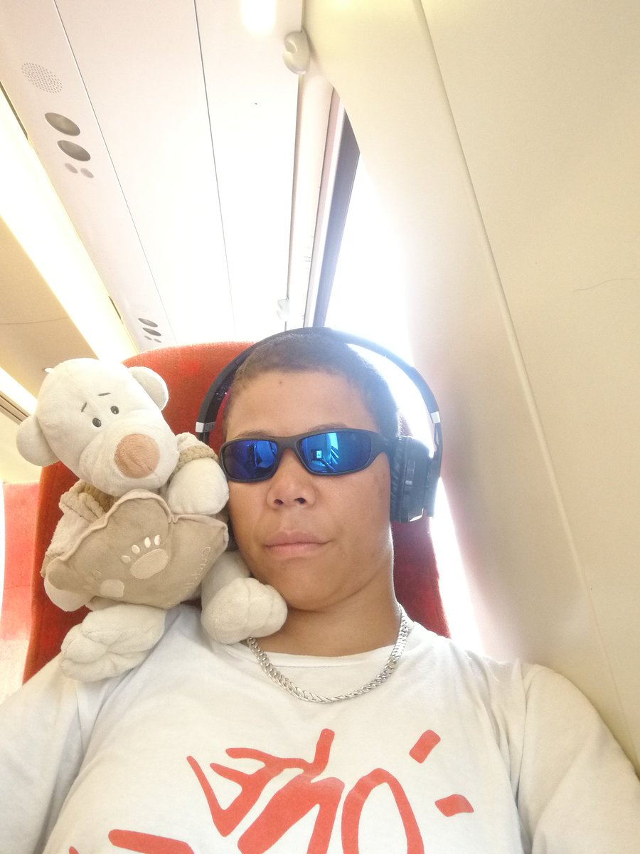 kmartinez100's tweet photo. After spendin' an #AWESOME #MONTH in my
" #REAL #HOMEEE " seein' my #northern #friends and #corrie #friends (the #CAST) it's time for me and teddy #connor to go #BACKK to the #HORRIBLE South ! #GOODBYE #MANNY.... ๐ข๐๐ข๐it's been a #BLAST ! ! ! ! Until the next time.... ๐โ๏ธ https://t.co/y9IdK87DEq