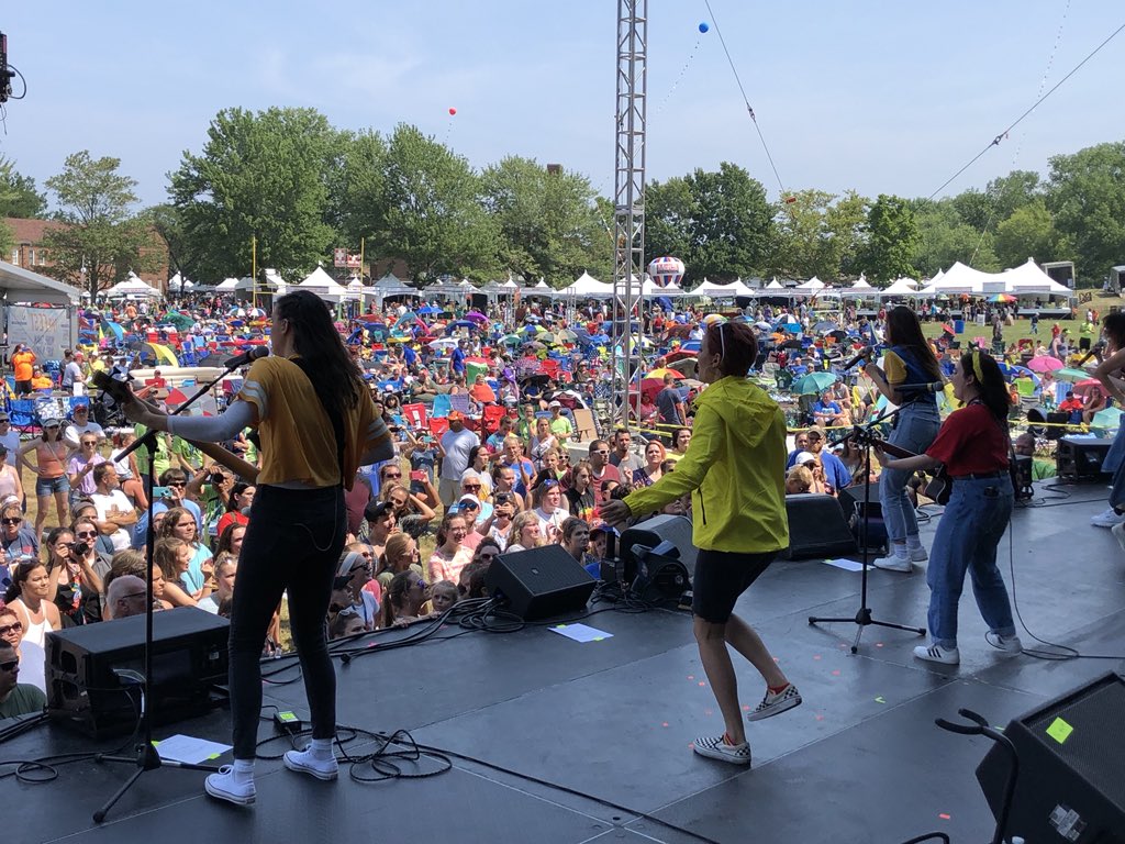 Cimorelliband's tweet image. SO MUCH FUN IN CLEVELAND TODAY 💙💛❤️